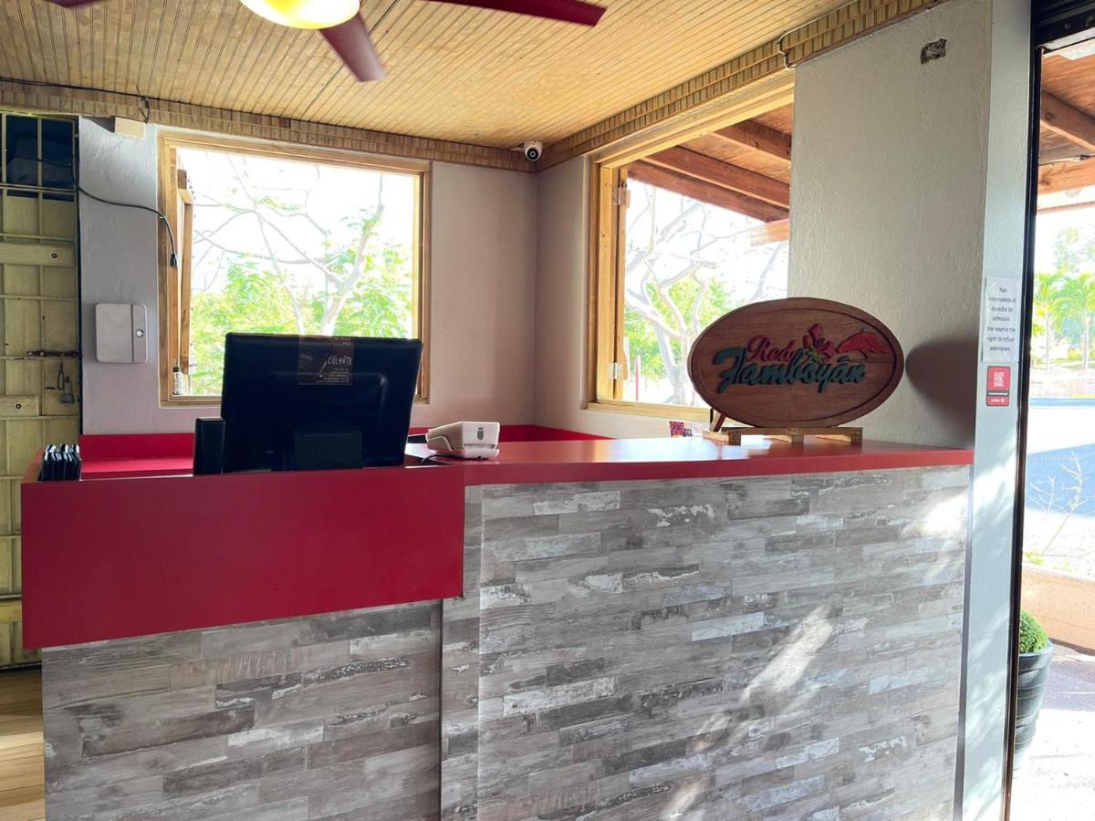 Red Flamboyan Guesthouse And Restaurant Rincon Bagian luar foto